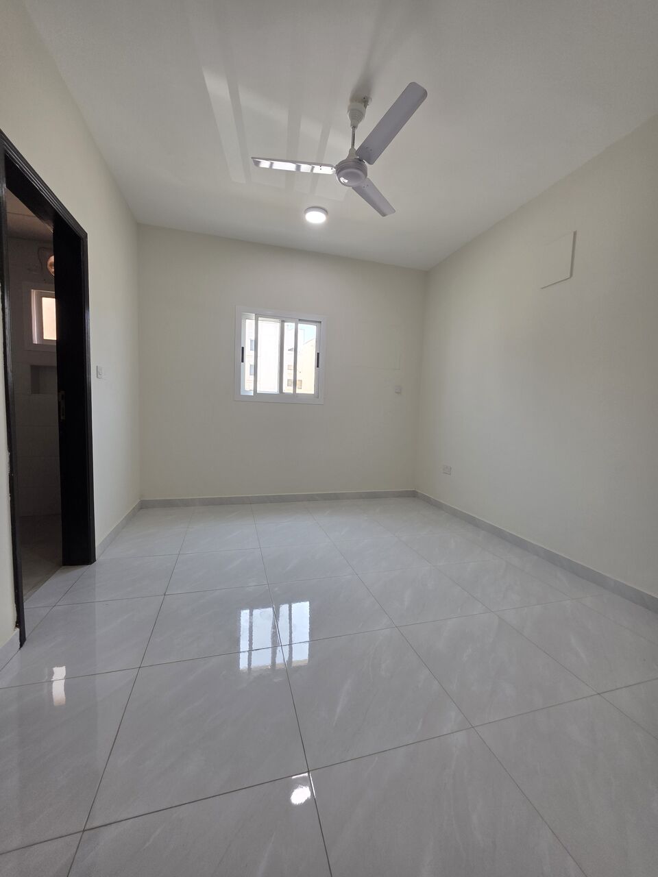 Bhd 180/month, 1 Br, #2bathroom Hall Kitchen Without Electricity Balcony Car Parking Brand New Building