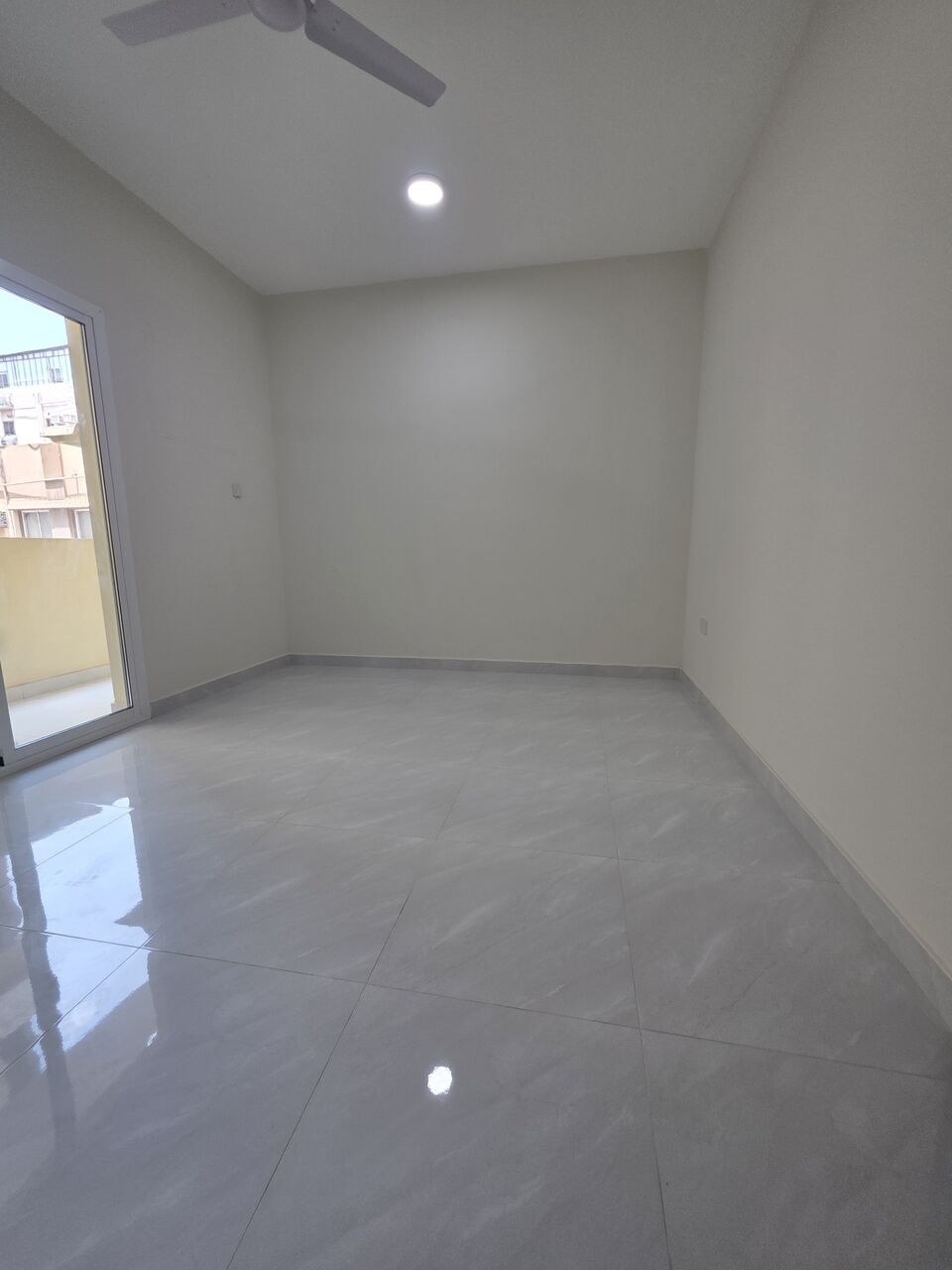 Bhd 240/month, 2 Br, @2bathroom Hall Kitchen Without Electricity Balcony Car Parking Brand New Building