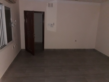 Bhd 180/month, 2 Br, 110 Sq. Meter, 2 Bhk Unfurnished Flat Available In Manama Call Aleena