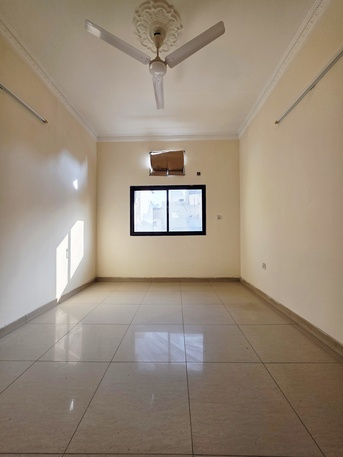Bhd 150/month, 2 Br, -neet & Clean Un Furnished 2 Bhk Family Flat Without Ewa @150/bd In Gudaibiya